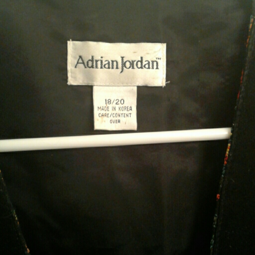 Vest - Picture 2 of 4